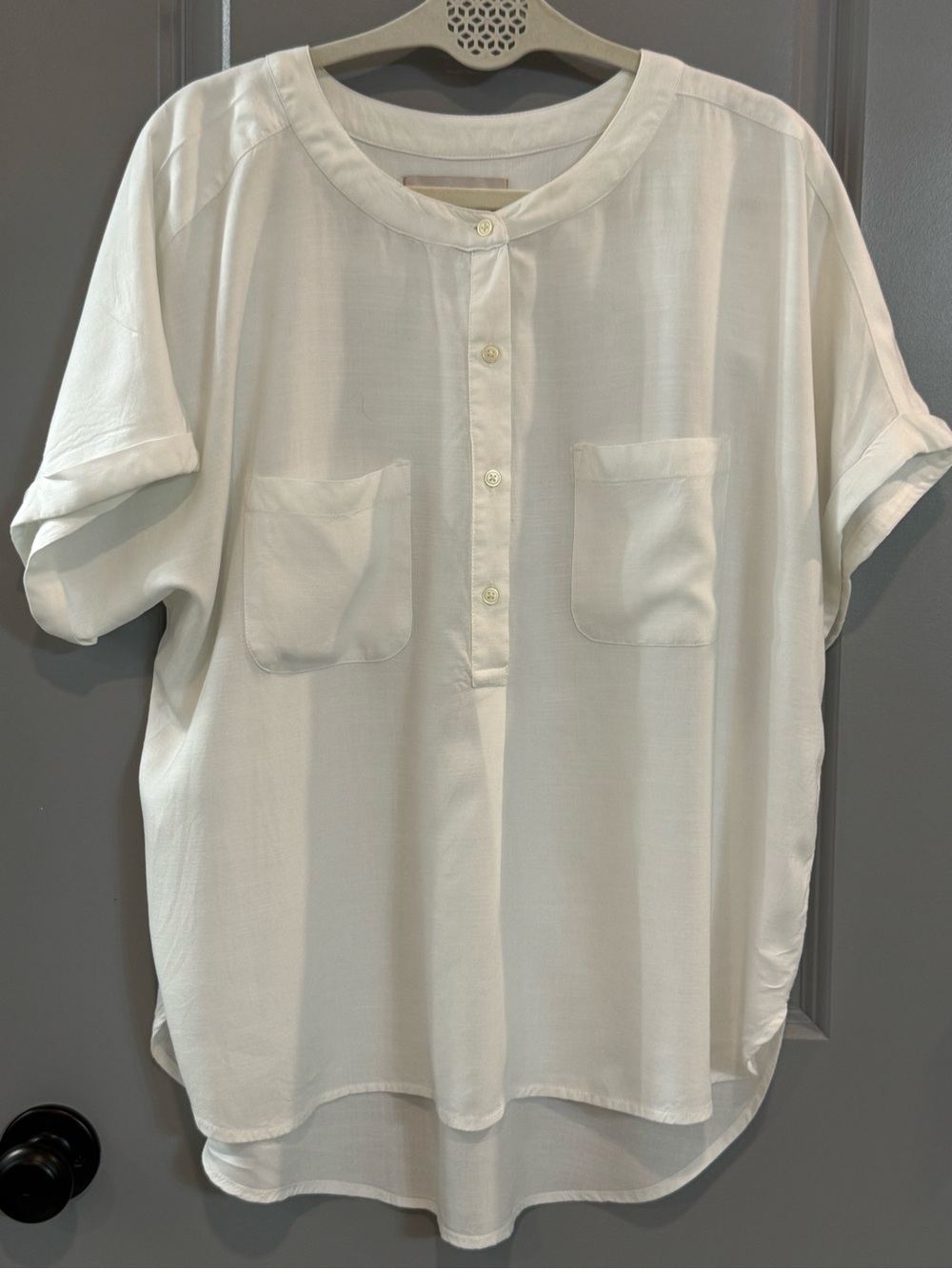 LOFT Cream Short-Sleeve Henley Tunic with Chest Pockets